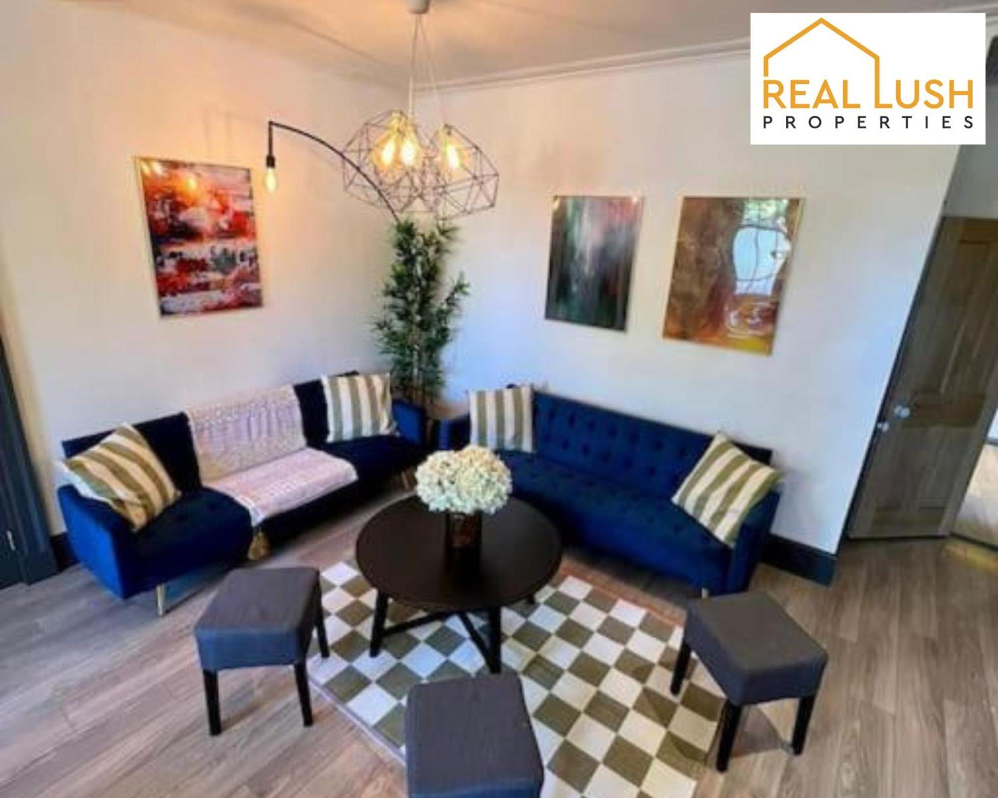 Real Lush Properties - Spacious Four-Bedroom House, Ideal For Families & Contractors , Burton Extérieur photo
