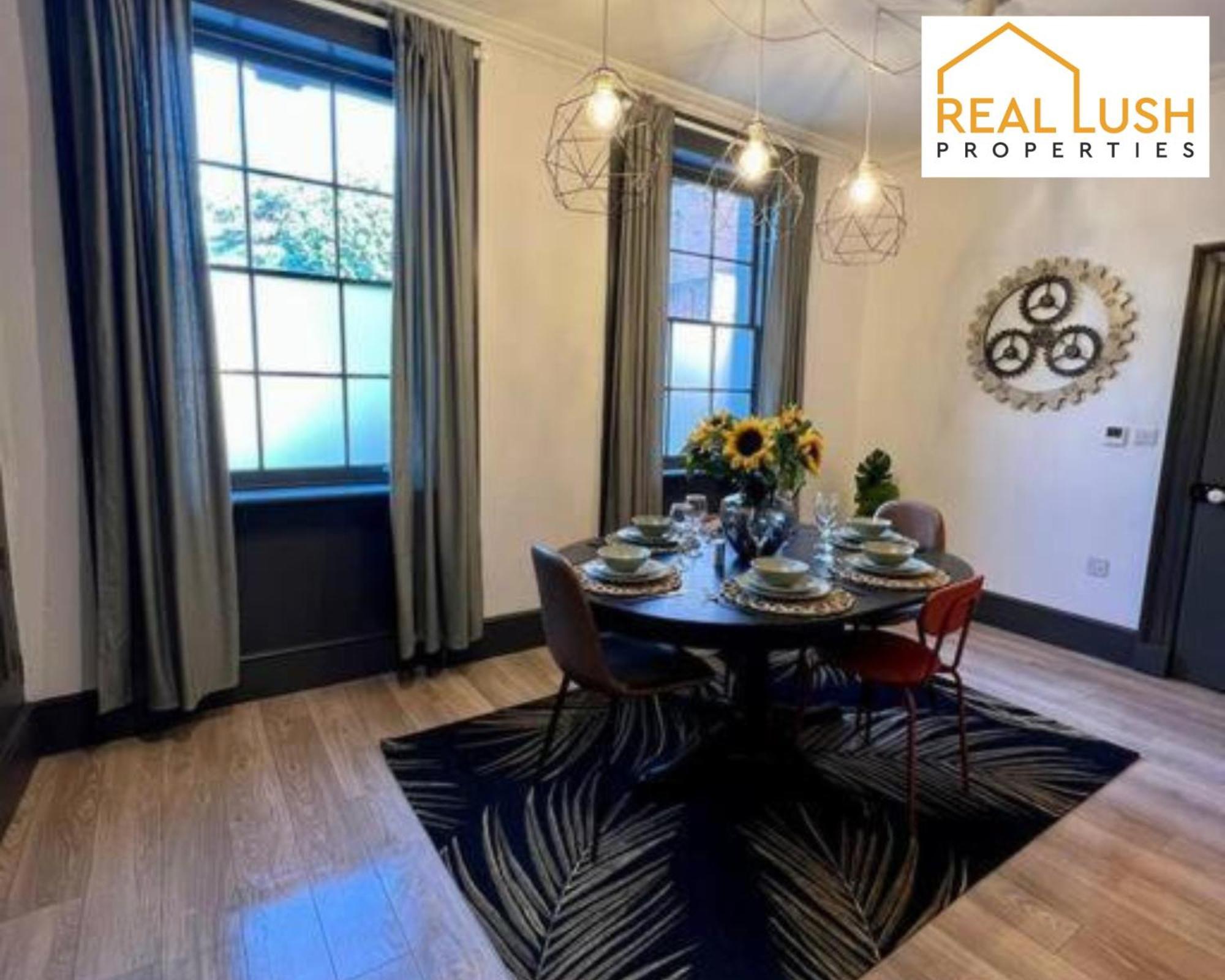 Real Lush Properties - Spacious Four-Bedroom House, Ideal For Families & Contractors , Burton Extérieur photo